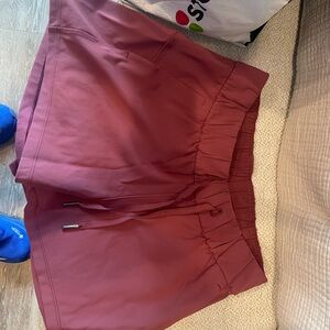 lululemon shorts size 6